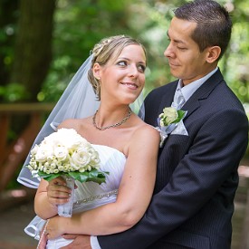 Esküvői képek Szerelmetes egyveleg, melyen ember, s neje szerepelnek :)
